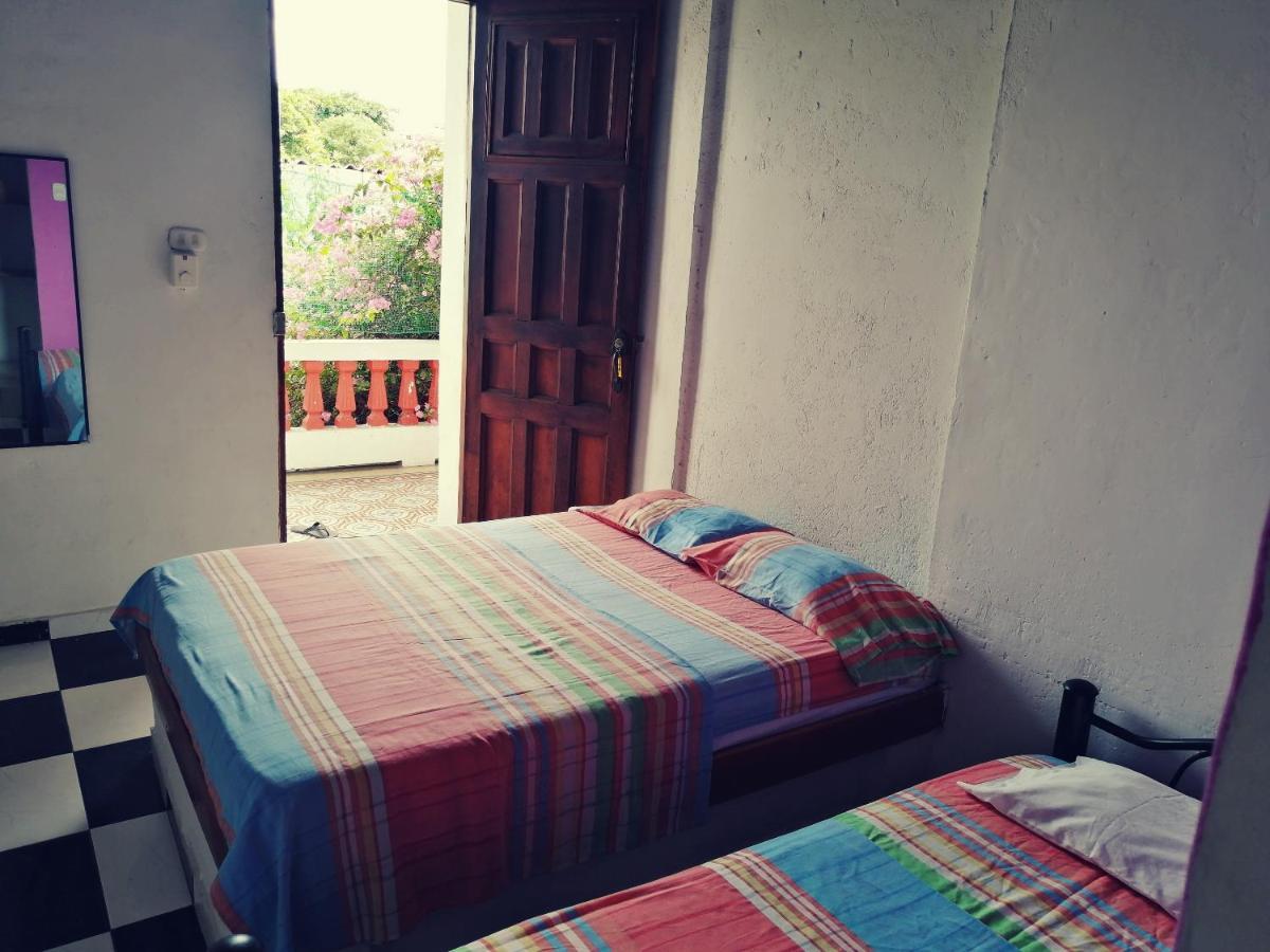 Hostal Maranatha Santa Marta  Ngoại thất bức ảnh